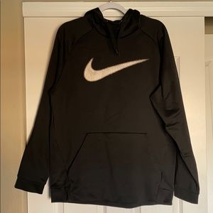 Black Nike pullover sweatshirt plus
